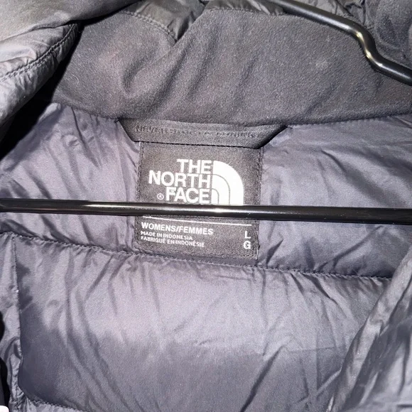 The North Face Women's Long Black Puffer Jacket - Picture 3 of 3